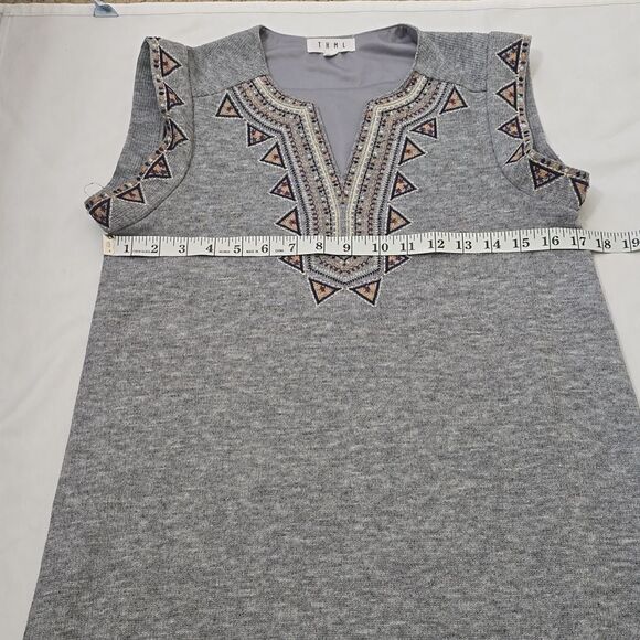 THML EMBROIDERED SHIFT DRESS SIZE SMALL. - Picture 5 of 10